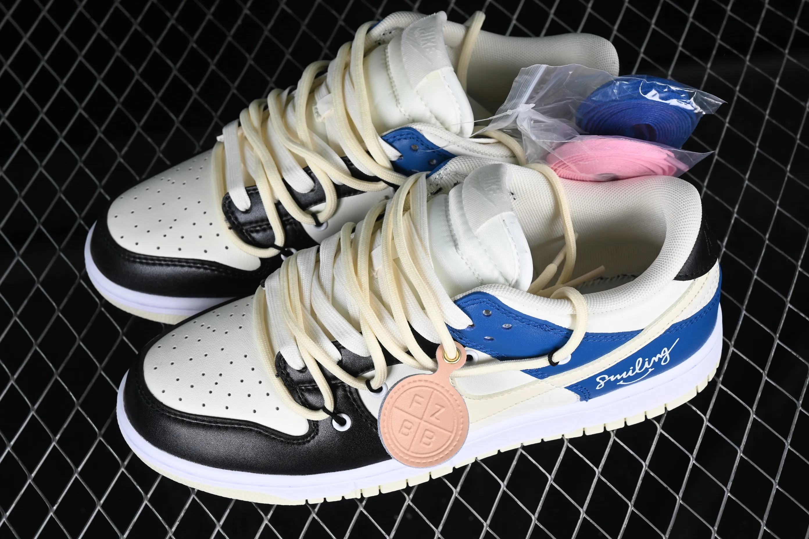 All categories Nk SB Dunk series Nk SB Dunk Low low-top sneakers Nk Dunk Low Retro Vibe customized version of deconstructed strap casual sneakers DJ6188-100